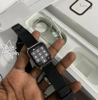Apple Watch série 4 40mm avec 3 bracelet
