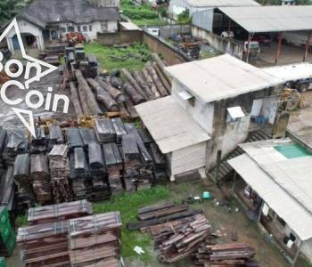 Entrepôt de 4779m2 à vendre à Yassa, Douala