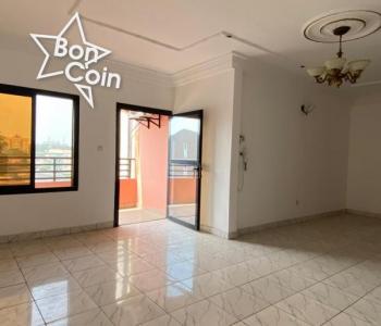 Appartement à louer à Bonapriso, Douala
