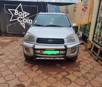 Toyota Rav4 2003 une portière grise