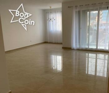 Appartement à louer à Yaoundé, Golf