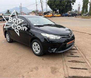 Toyota Yaris Lounge 2015