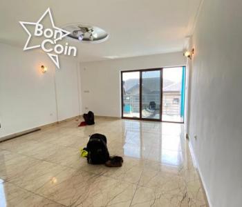 Appartement à louer à Logpom, Douala