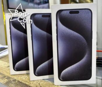 iPhone 15 Pro Max 256Go scellé