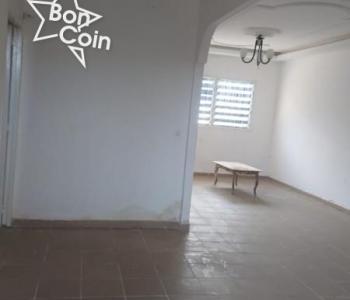 Villa des camps sIc à louer à Kotto, Douala