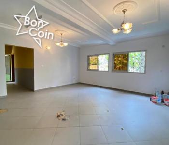 Appartement à louer à Logpom, Douala