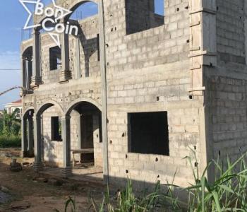 DUPLEX INACHEVÉ  A VENDRE A ODZA, YAOUNDE