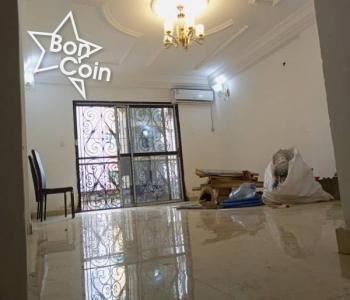 Appartement à louer à PK8, Douala