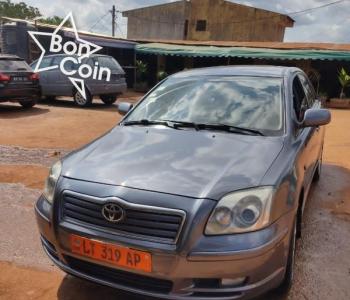 Toyota avensis liftback 2004