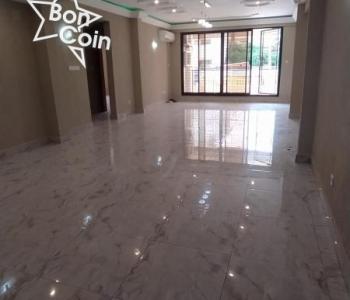 Appartement moderne 3 chambres à louer à Omnisports, Yaoundé