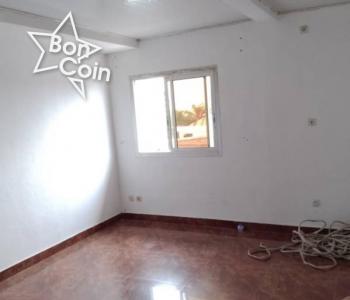 Studio moderne à louer deido, Douala