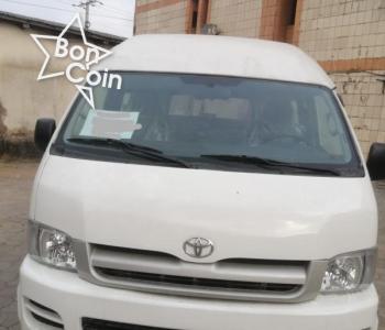 TOYOTA HIACE 2010
