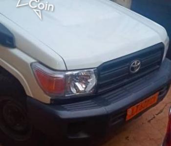 Toyota Pickup Hard Top 2010 