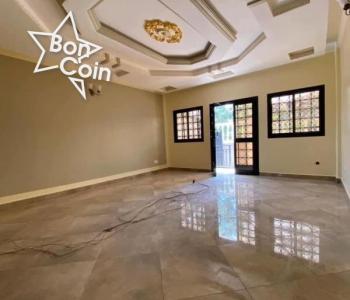 Appartement moderne à louer à Titi Garage, Yaoundé