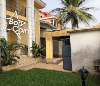 Duplex haut standing à louer Bonapriso, Douala 