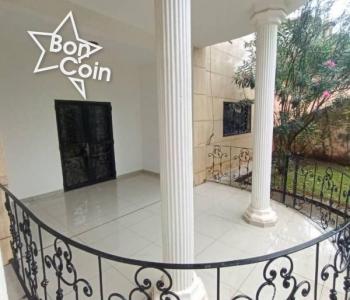 Appartement moderne à louer à Golf, Yaoundé