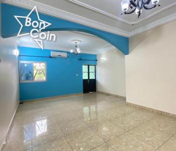 Appartement à louer à Logpom, Douala