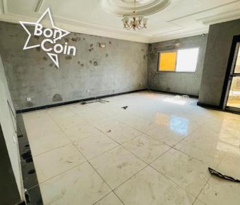 Appartements 3 chambres à louer à Bonamoussadi, Douala