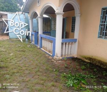 Villa à louer à PK13, Douala