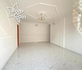 Appartement à louer à Logpom, Douala