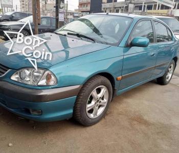 TOYOTA AVENSIS  BERLINE 2002