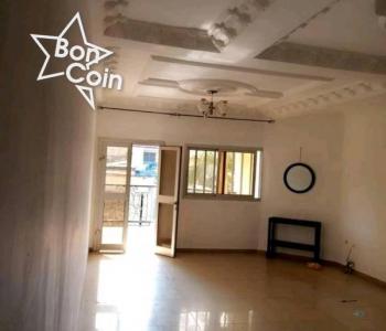 Appartement moderne à louer à Titi Garage, Yaoundé