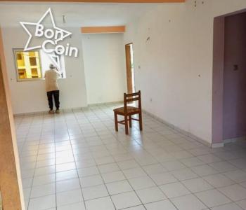 Appartement à louer à Logpom, Douala