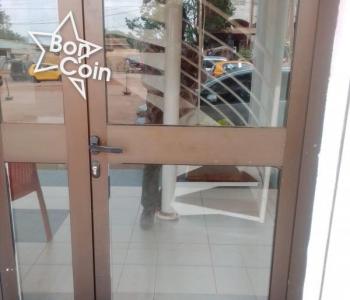 Boutique à louer Omnisports, yaoundé