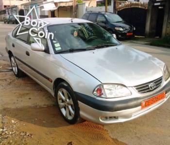TOYOTA Avensis Liftback 2002