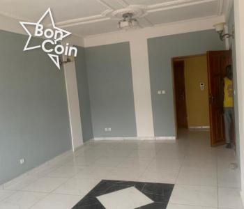 Appartement moderne à louer à Titi Garage, Yaoundé