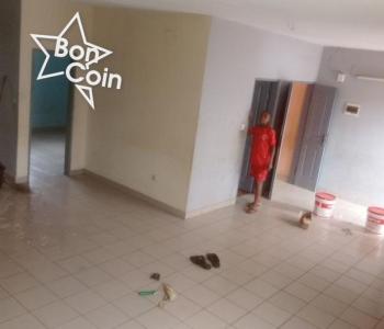 Appartement à louer à Yaoundé, Emana