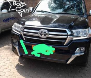 Toyota Land Cruiser v8 année 2016