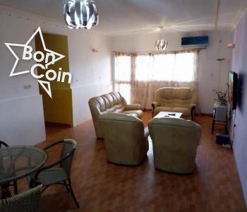 Appartement 3 chambres à louer à Titi Garage, Yaoundé
