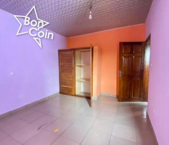 Appartement à louer à Logpom, Douala