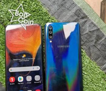 SAMSUNG GALAXY A50 - 64Go HDD - 4Go