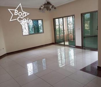 Appartement haut standing à louer à Bastos, Yaoundé