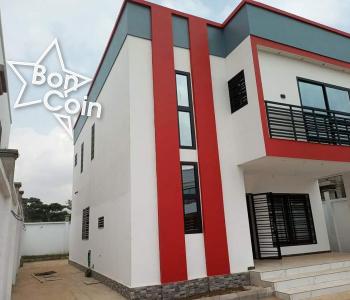 Duplex à vendre à Yaoundé Quartier Olembé 