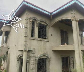 Duplex inachevé à vendre à Yaoundé, Nkolfoulou 