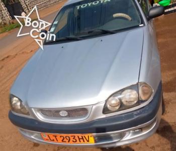 Toyota Avensis berline 2002