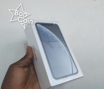 iPhone XR - 64GB 