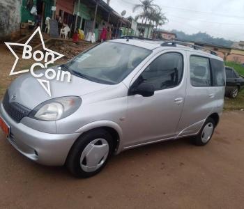 TOYOTA YARIS VERSO 2005