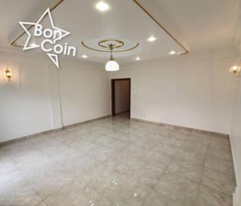 Appartement haut standing à louer à Bastos, Yaoundé