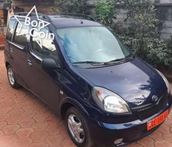 TOYOTA YARIS VERSO 2002