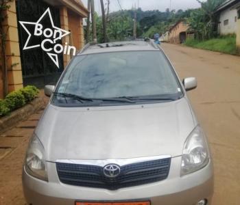 TOYOTA COROLLA VERSO 2005