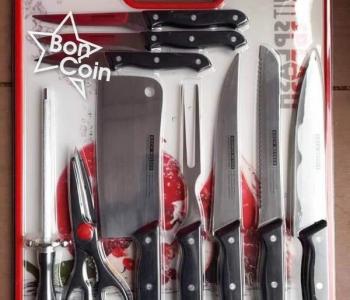 Set de couteaux plus planche à découper