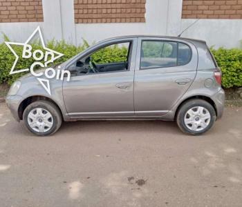 TOYOTA YARIS 2005