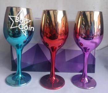 Coupes à vin colorées 