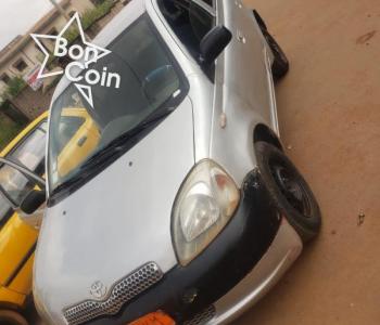 TOYOTA YARIS 2002