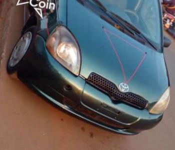 TOYOTA YARIS 2000