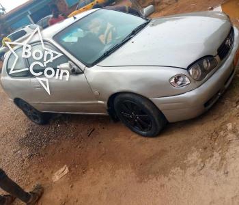 TOYOTA COROLLA 111 année 2001